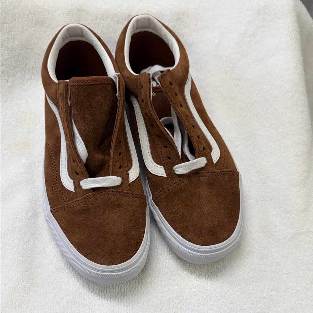 Vans Men's Brown Suede Low-Top Sneakers with White Stripe